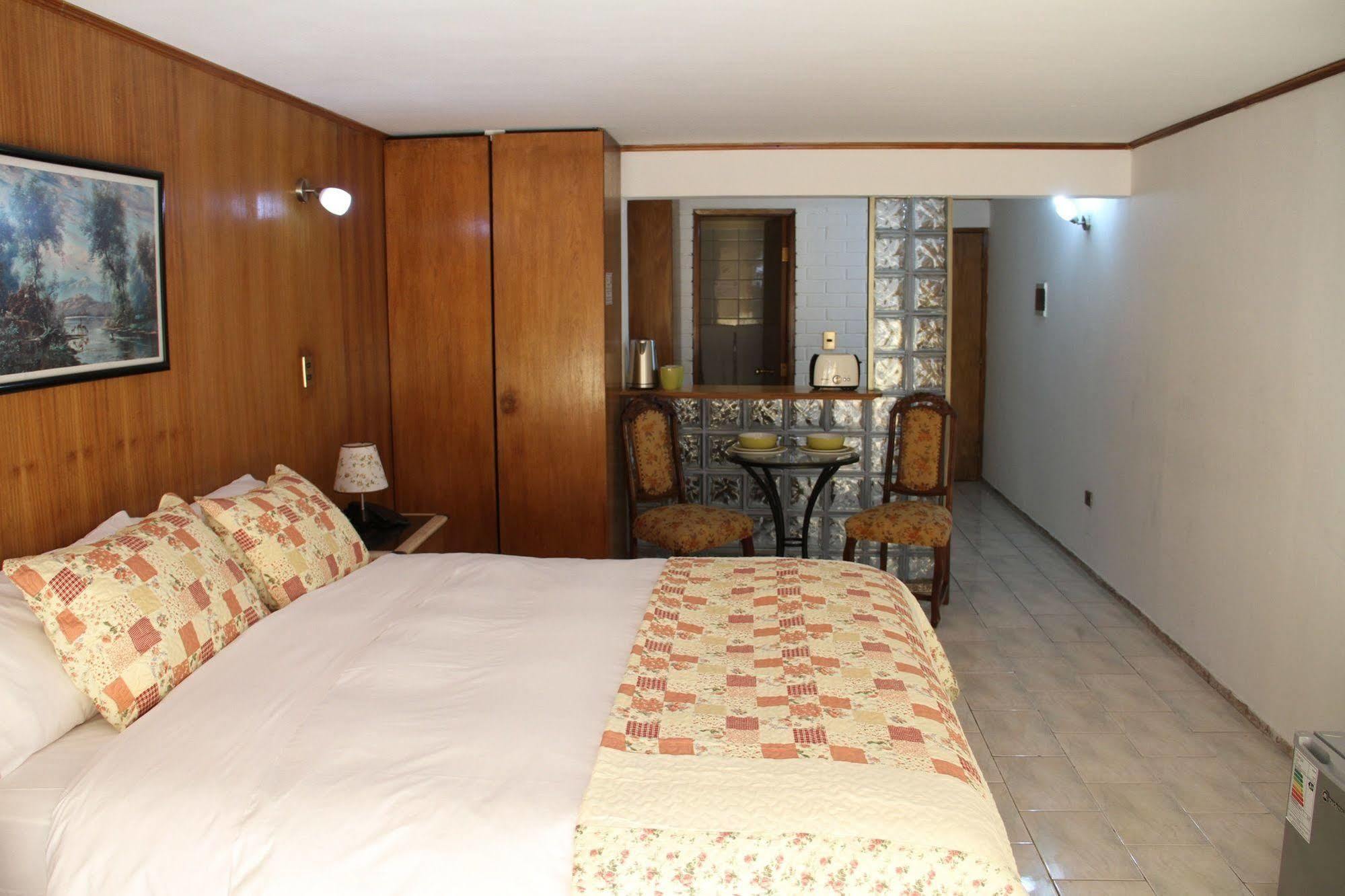 Windsor Suites Hotel Santiago del Cile Esterno foto